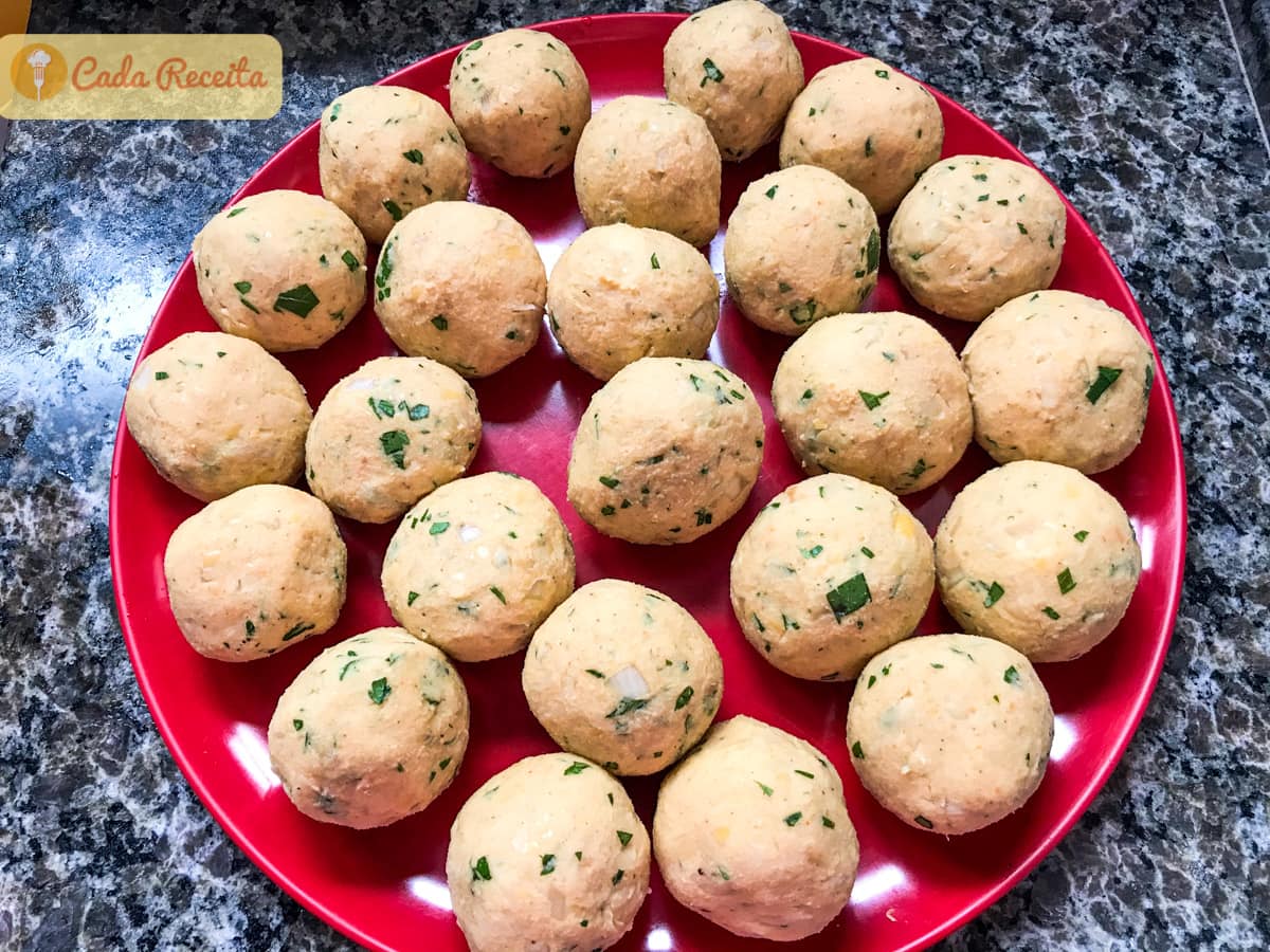 Bolinho de grãodebico frito ou assado Cada Receita